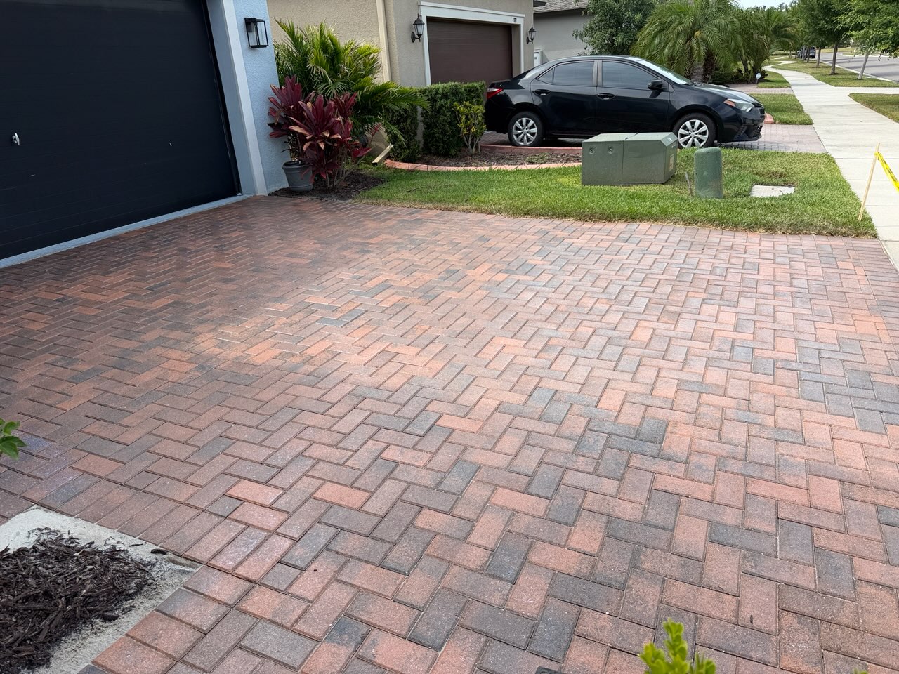 After photo of restored driveway pavers in Land O'Lakes, FL